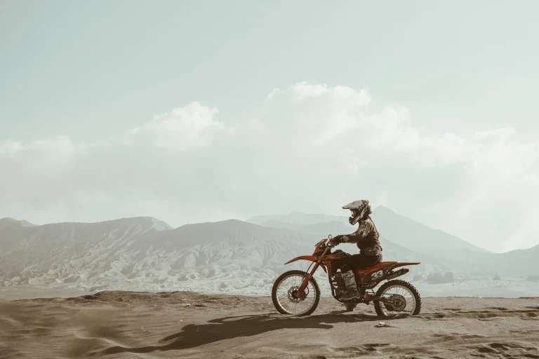 Jeep vs Motor Trail Bromo: Pilih yang Mana untuk Pengalaman Terbaik?